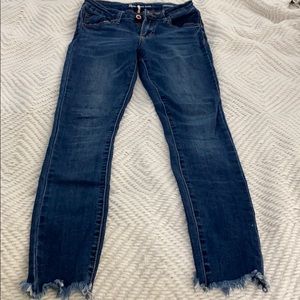 Raw edge jeans medium wash